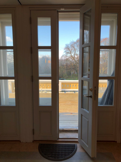 Utgång till altan Folke Bernadottes Väg 445