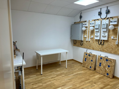 Kontor 3/mötesrum Fågel Fenix väg 3