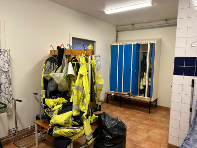 Omklädning herr Fabriksvägen 6